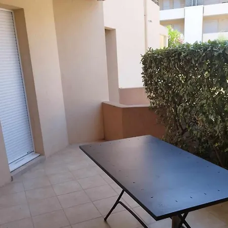 Dans Avec Piscine Et Terrasse Proche Frejus