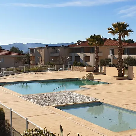 Dans Avec Piscine Et Terrasse Proche Frejus Roquebrune-sur Argens